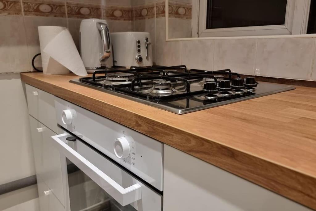Spacious 2 Bed Bungalow Enfield Luaran gambar