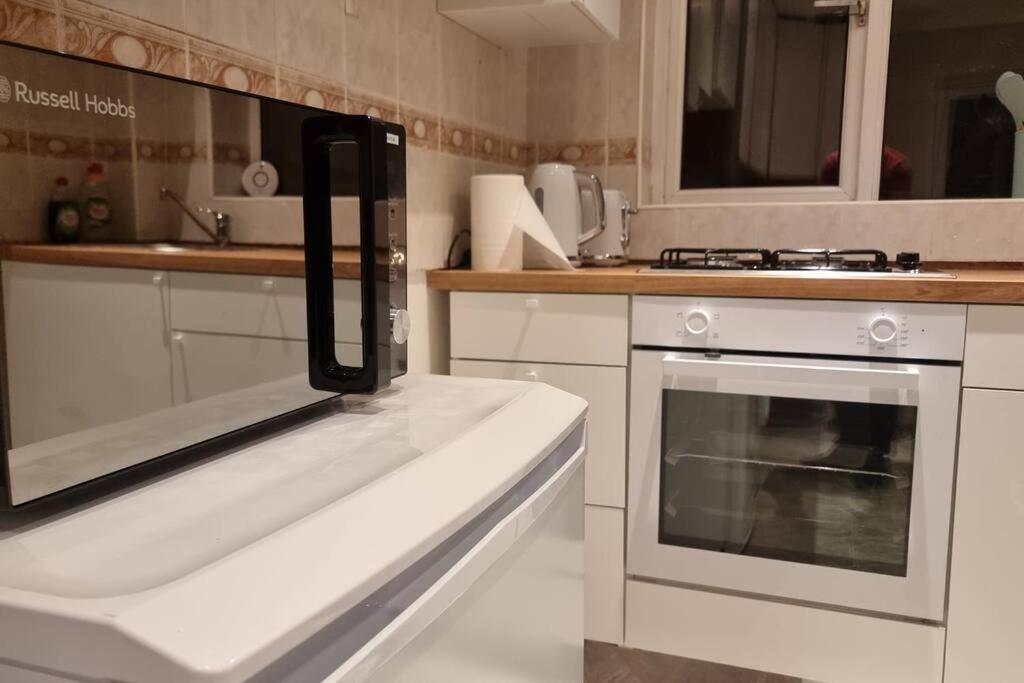 Spacious 2 Bed Bungalow Enfield Luaran gambar